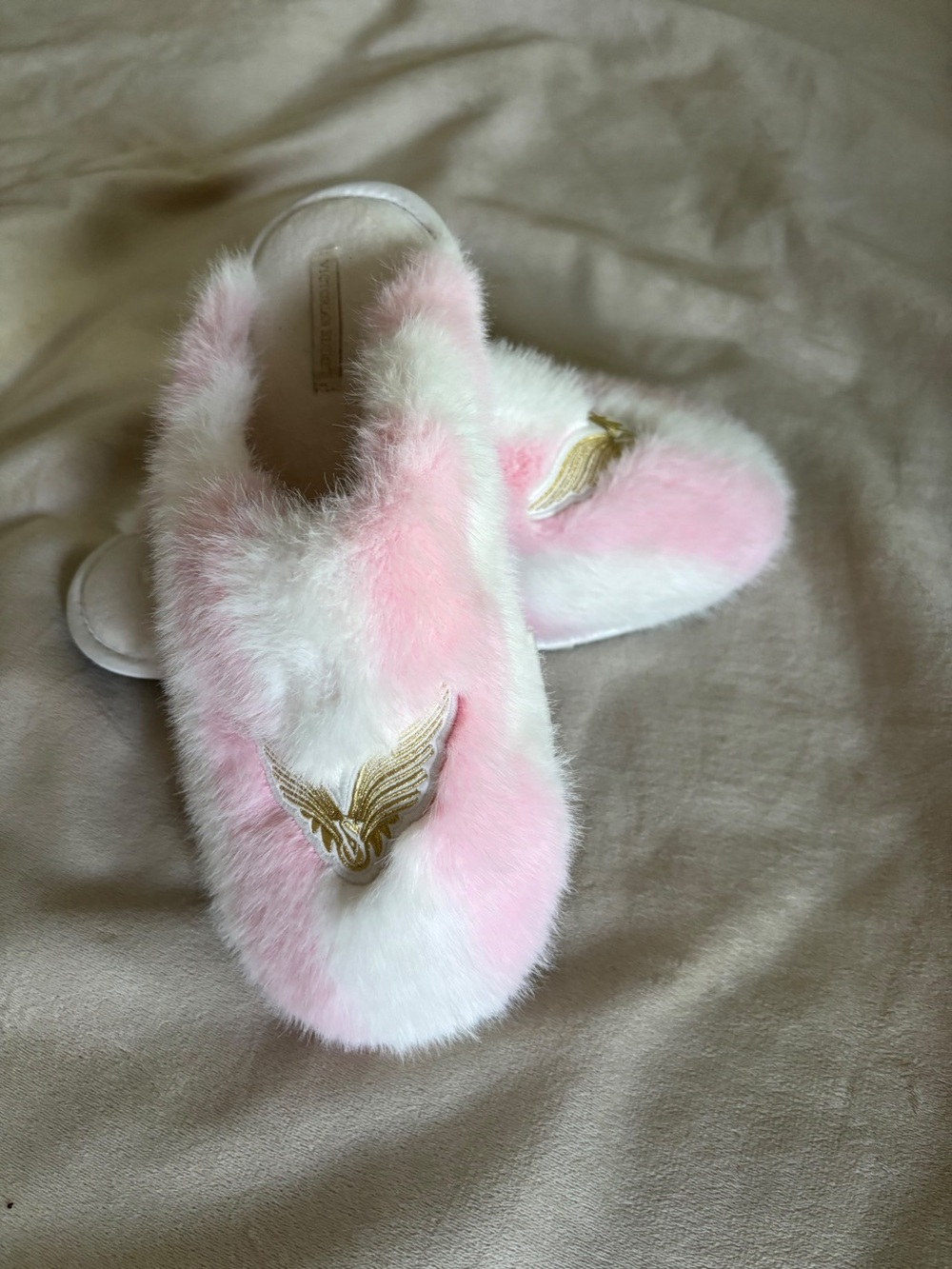 Victoria's Secret Faux Fur Slippers Pink White Tie Dye Gold Wing Logo Size L